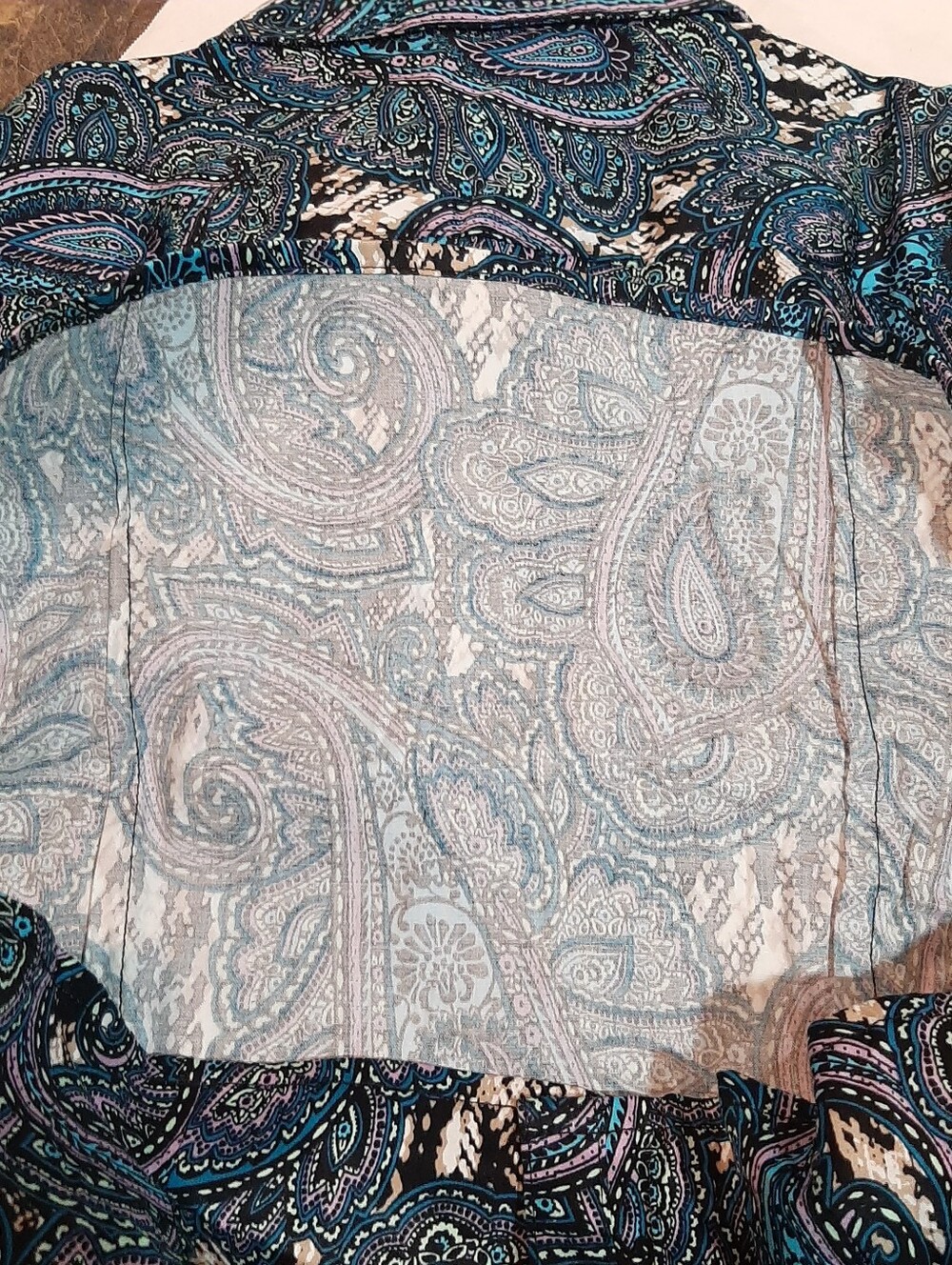 🔥NWT Dana Buchman Ladies Small Colorful Paisley Print Button Down Shirt C2 - Picture 9 of 9